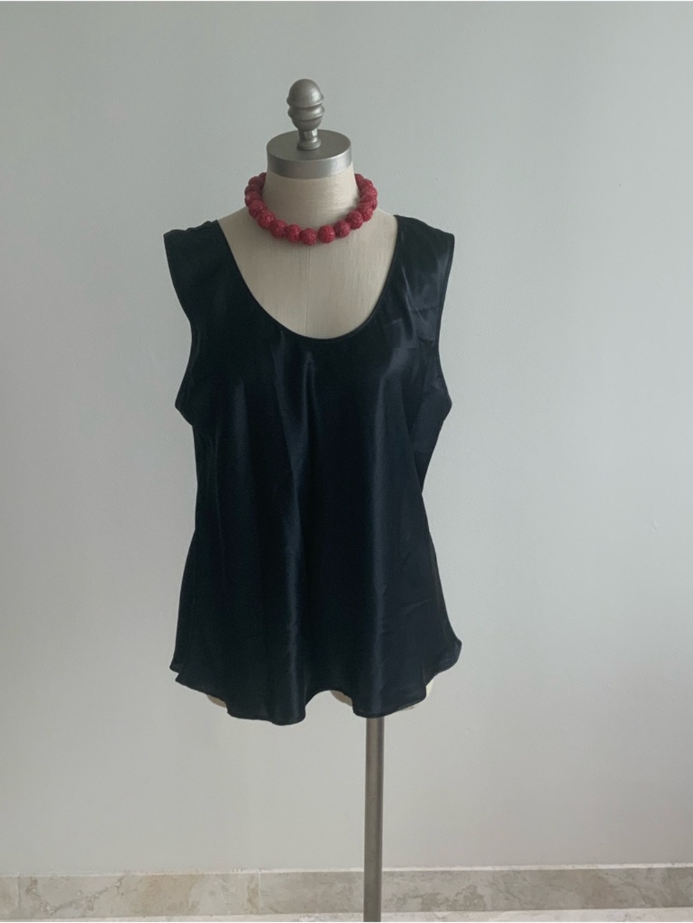 Black Sleeveless Satin Scoop Neck Women's Camisole Sz Lg